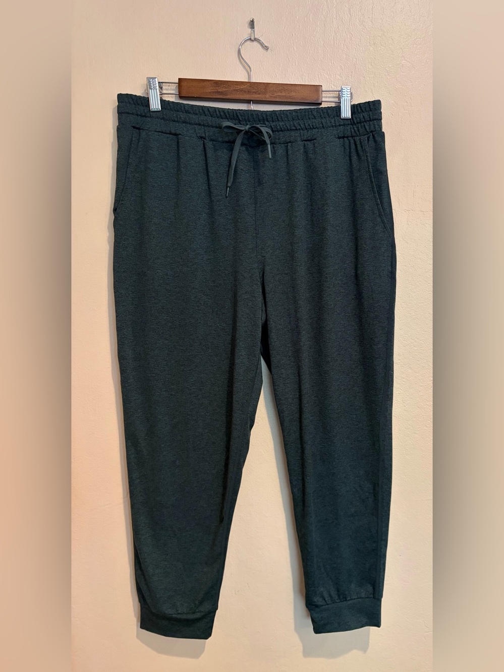 Quince Heather Green Flowknit Mid-Rise Joggers, Size L
